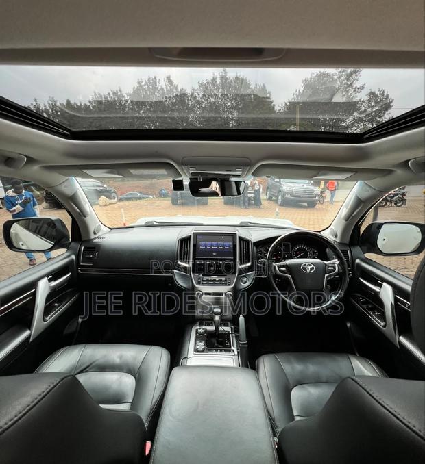 Toyota Land Cruiser 2019 Pearl