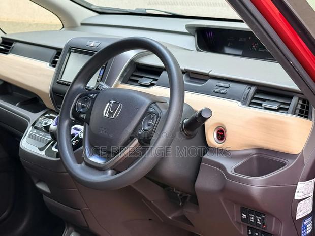 Honda Freed 2019 Red