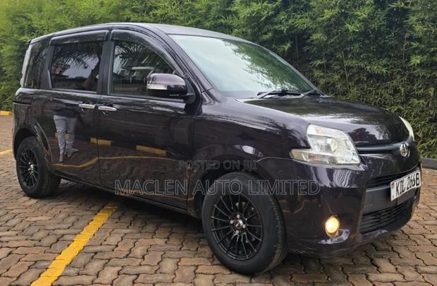 Toyota Sienta 2015 Purple