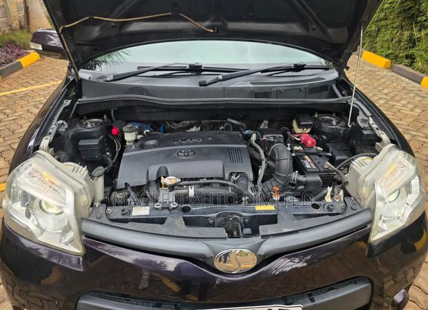 Toyota Sienta 2015 Purple