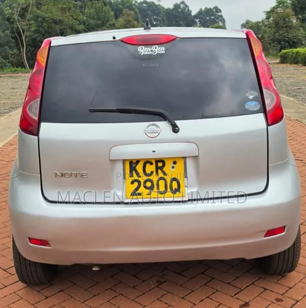 Nissan Note 2011 Silver