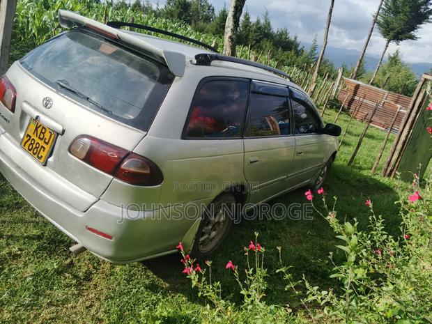 Toyota Caldina 2002 Gray