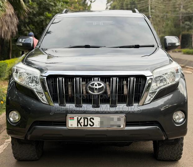Toyota Land Cruiser Prado 2016 Gray
