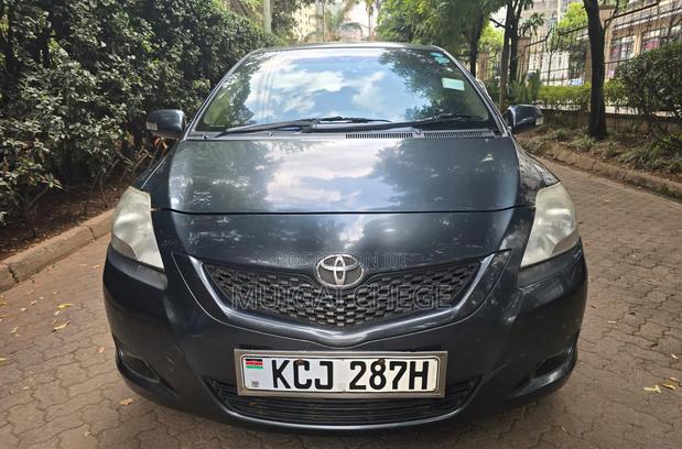 Toyota Belta 2009 Gray