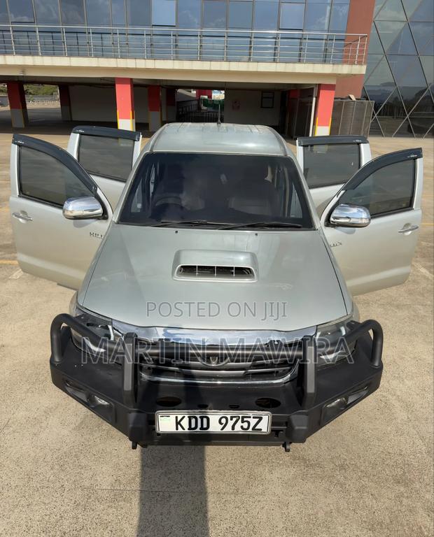 Toyota Hilux 2014 Silver