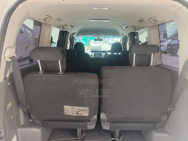 Toyota Noah 2010 White