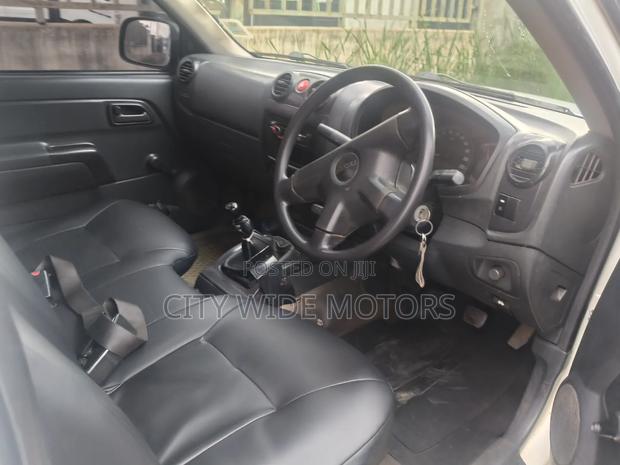 Isuzu D-MAX 2012 White