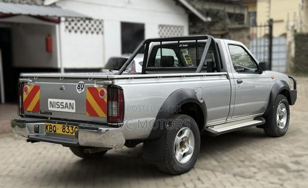 Nissan NP300 2.5 TDi Single Cab 2010