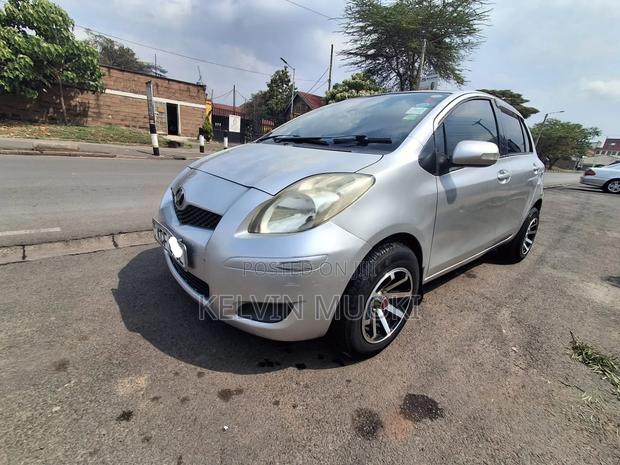 Toyota Vitz 2006 Gray