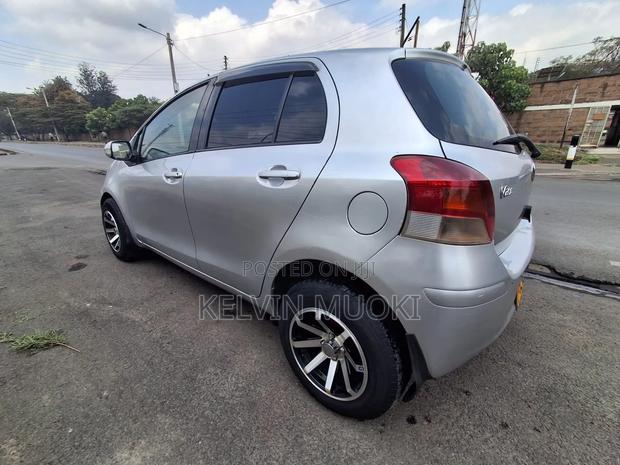Toyota Vitz 2006 Gray