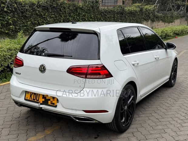 Volkswagen Golf TSI SE FWD 2018 White