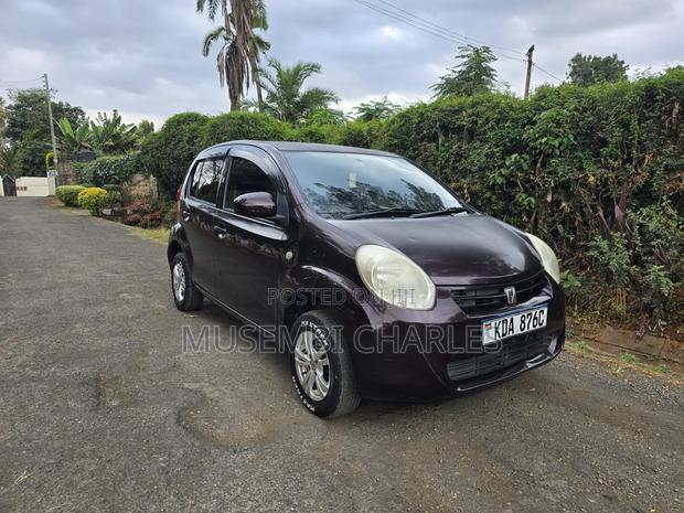 Toyota Passo 2013 Maroon