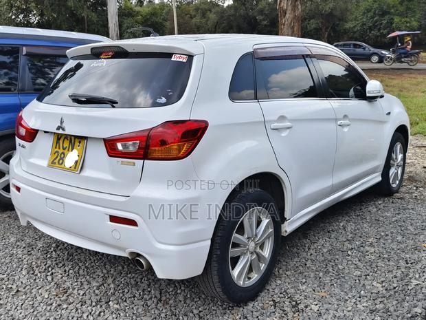 Mitsubishi RVR 2010 White