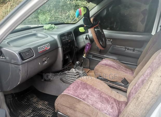 Nissan Hardbody 2000i 2006 White