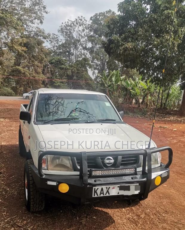 Nissan Hardbody 2000i 2006 White