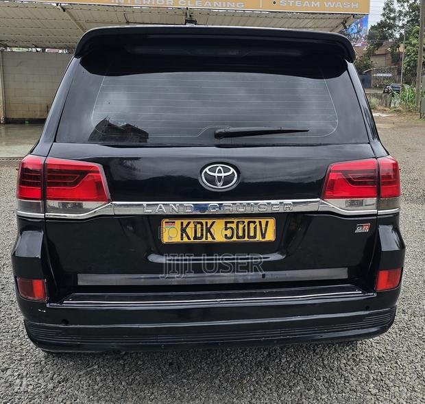 Toyota Land Cruiser 100 4.7 Executive 2008 Black