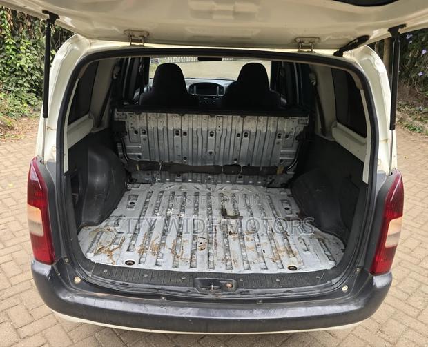 Toyota Probox 2006 White
