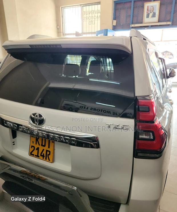 Toyota Land Cruiser Prado 2021 White