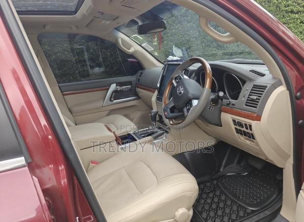 Toyota Land Cruiser 2014 Red