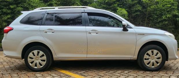 Toyota Corolla Fielder 2017 Silver