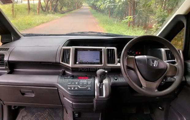 Honda Stepwgn 2014 Gray