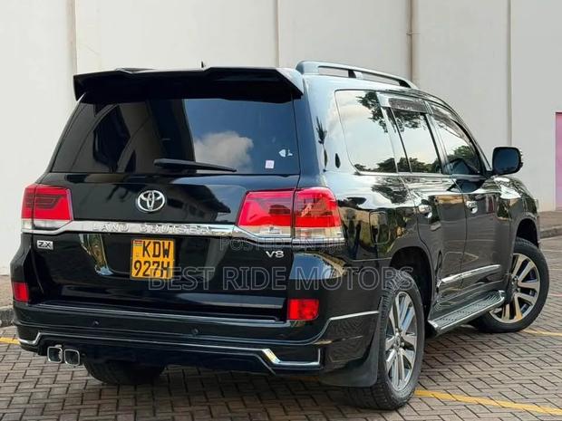 Toyota Land Cruiser 4.6 V8 ZX 2010 Black