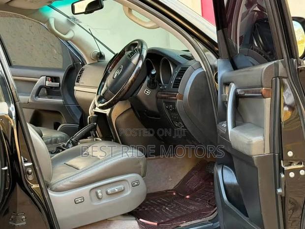 Toyota Land Cruiser 4.6 V8 ZX 2010 Black
