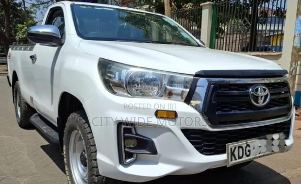Toyota Hilux 2017 White