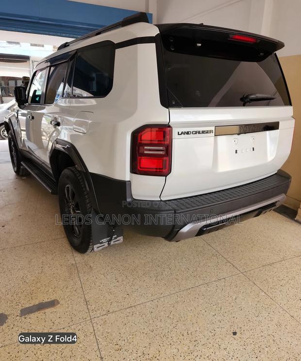 Toyota Land Cruiser Prado 2024 White