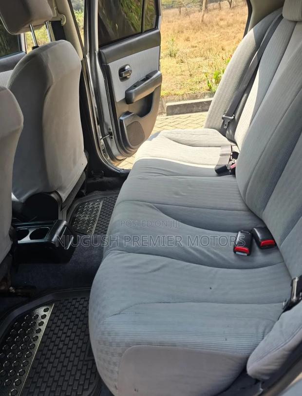 Nissan Tiida 2009 Silver