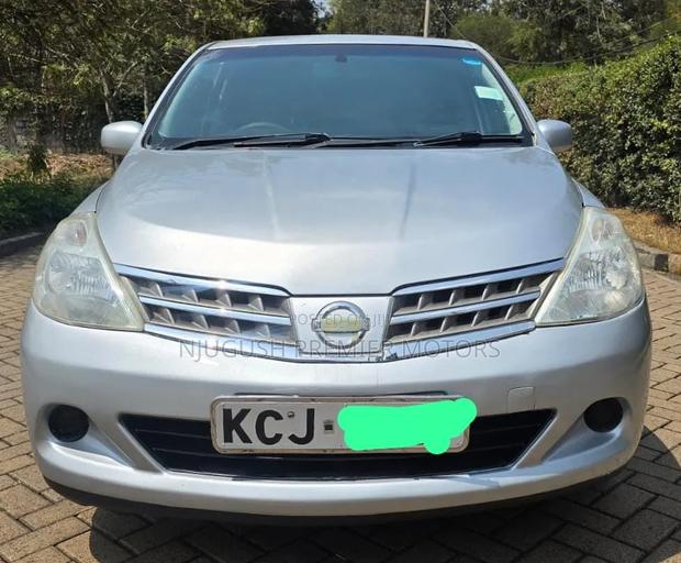 Nissan Tiida 2009 Silver