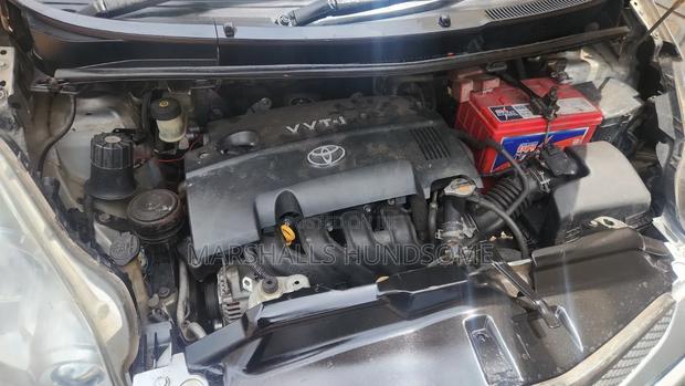 Toyota Ractis 2007 Silver