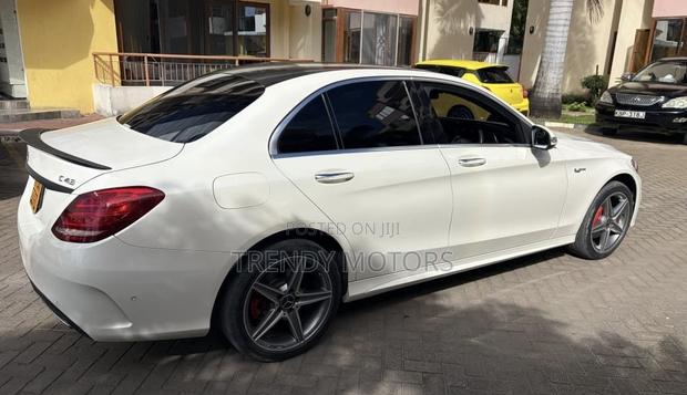 Mercedes-Benz C200 2017 White