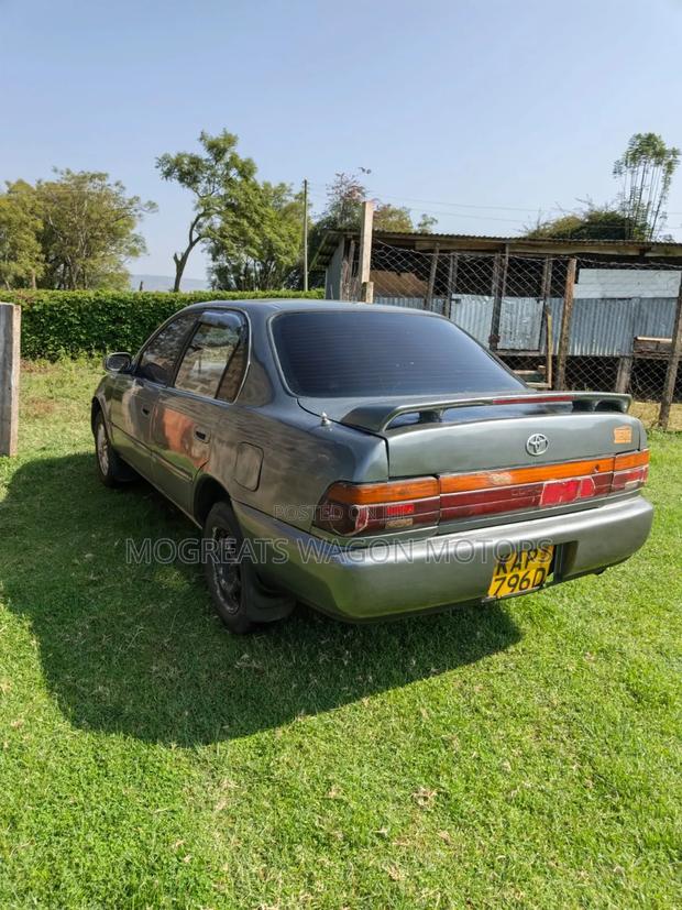 Toyota Corolla 1997 Gray