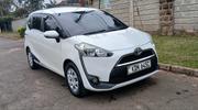 Toyota Sienta 2016 White for sale