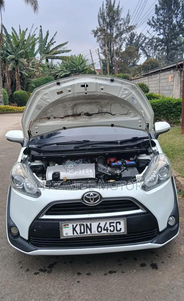 Toyota Sienta 2016 White