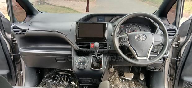 Toyota Voxy 2018 Gray