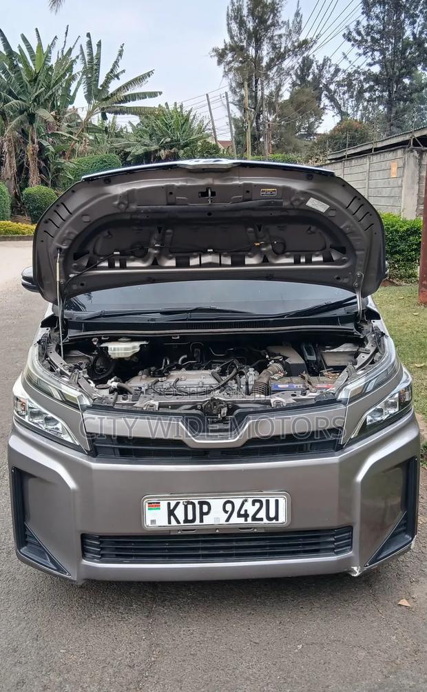 Toyota Voxy 2018 Gray