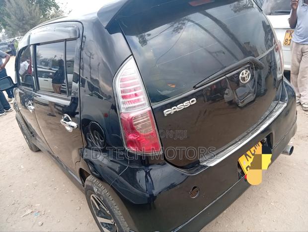 Toyota Passo 2010 Black