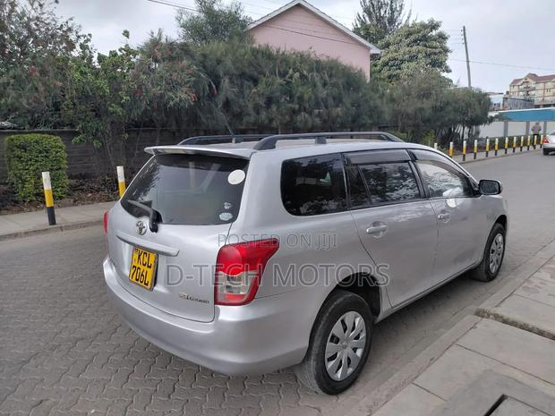 Toyota Corolla Fielder 2009 Silver