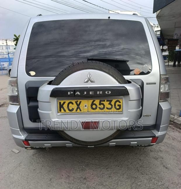 Mitsubishi Pajero 2012 Silver