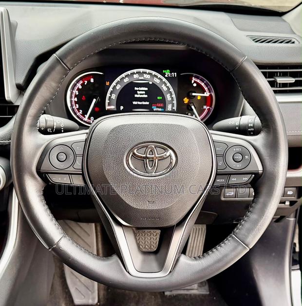 Toyota RAV4 XLE Premium AWD 2019 Black