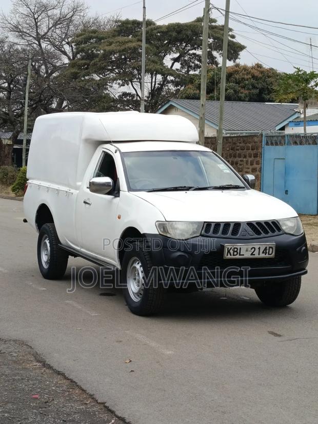 Mitsubishi L400 2009 White