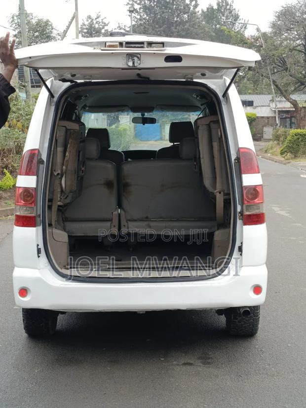 Toyota Noah 2002 White