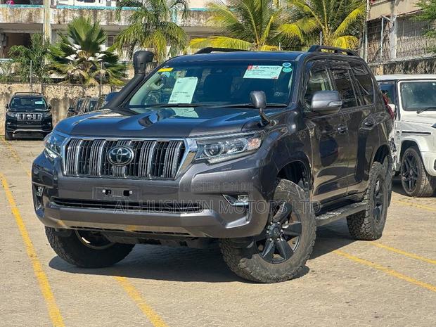 Toyota Land Cruiser Prado 2.8 2020 Gray