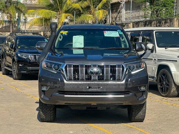 Toyota Land Cruiser Prado 2.8 2020 Gray