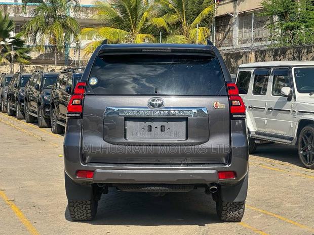 Toyota Land Cruiser Prado 2.8 2020 Gray