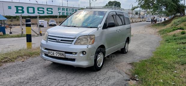Toyota Noah 2007 Silver