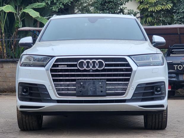 Audi Q7 45 SE Premium AWD quattro 2019 White