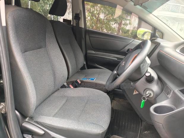 Toyota Sienta 2017 Black